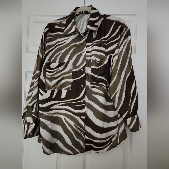 Satin Zebra Long-Sleeve Button-Down - Picture 2 of 4